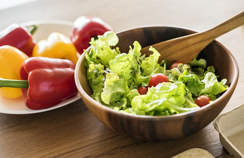 La salade Lecho peut être un plat d'accompagnement délicieux et sain. 
