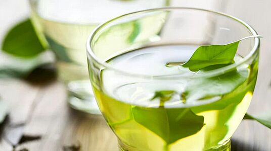 Le thé vert est une boisson très saine dans l'alimentation japonaise. 