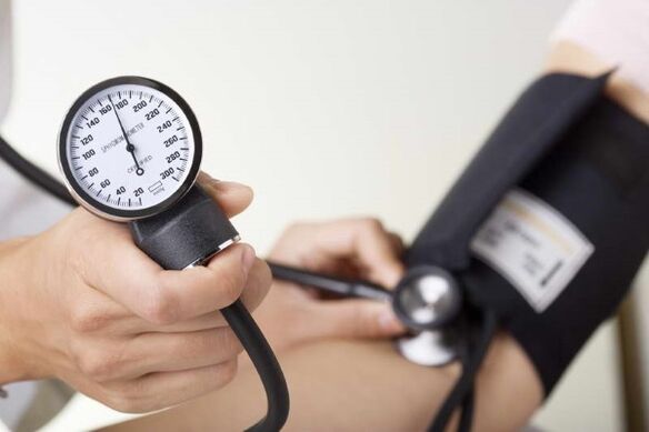 Les patients souffrant d'hypertension artérielle ne sont pas autorisés à manger paresseusement